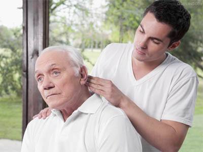 全自动星空体育品牌之什么原因会引起老年痴呆症?山东国康